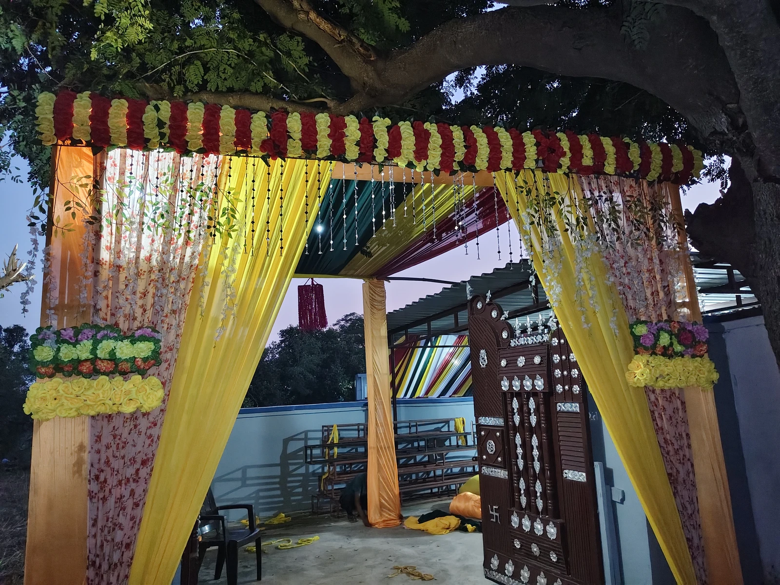 Front Gate Decoration