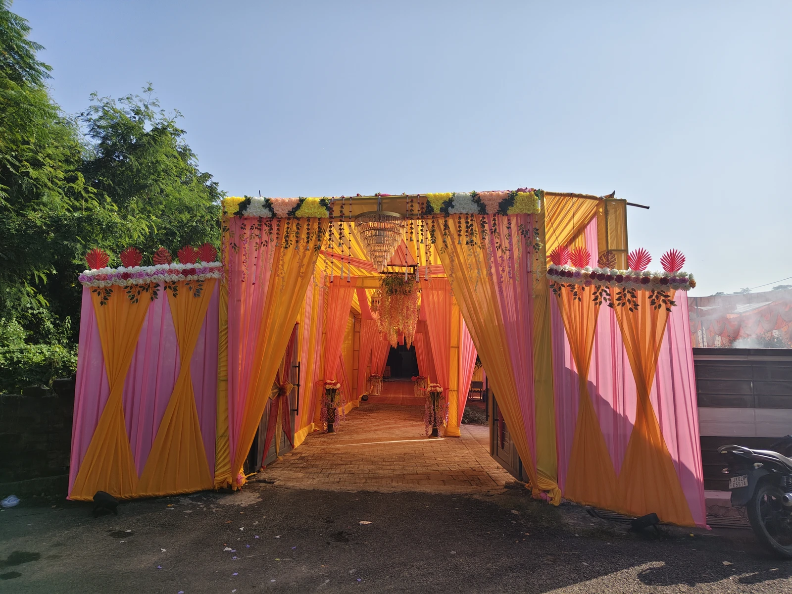 Front Gate Decoration
