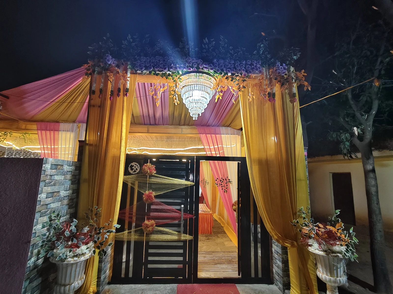 Front Gate Decoration